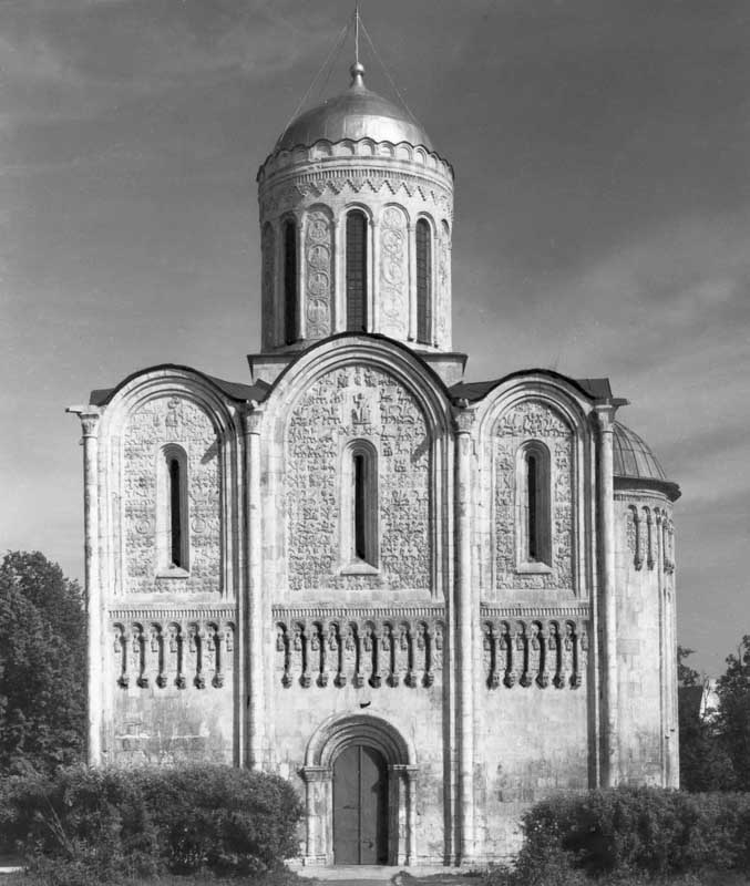 Дмитриевского собора во Владимире. (1194-97)